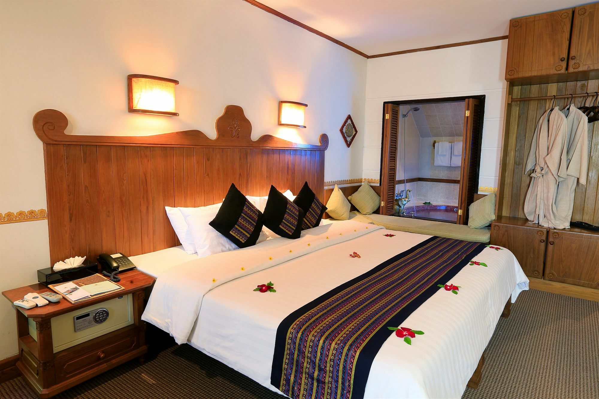 Hotel Amazing Nyaung Shwe Ngoại thất bức ảnh